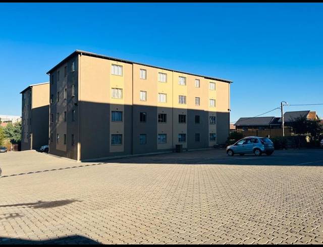 2 BEDROOM PROPERTY TO RENT IN FLEURHOF
